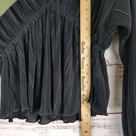 Abercrombie & Fitch Women’s M V-Neck‎ Long Sleeve Pleated Ribbed Top NWT - Picture 2 of 9